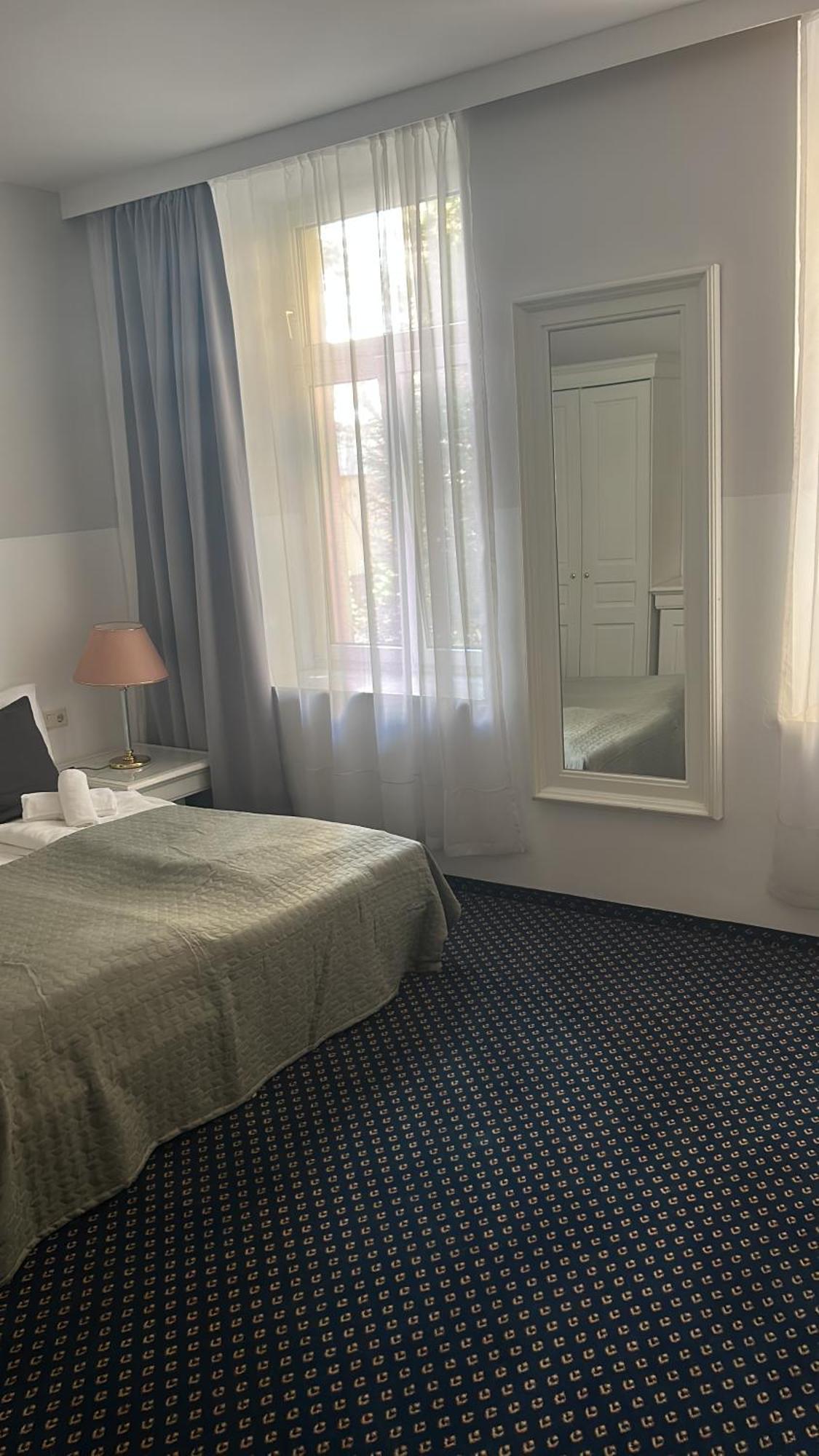 Self-Check-In Hotel Adlon Vídeň Exteriér fotografie